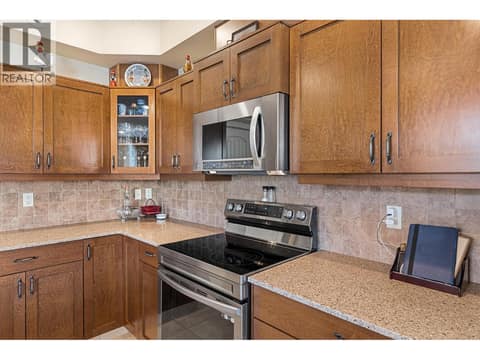 Photo 7 of 1011 Foothills Court, Foothills, Vernon