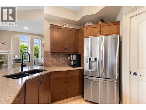 Photo 8 of 1011 Foothills Court, Foothills, Vernon