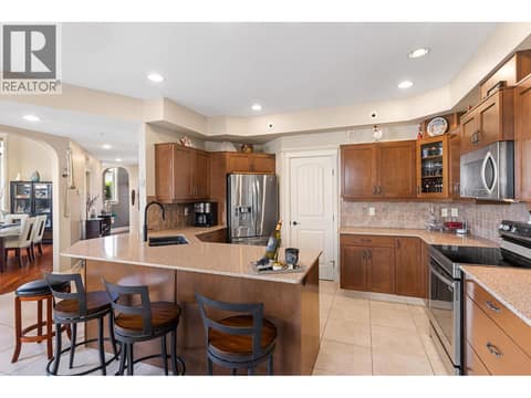 Photo 9 of 1011 Foothills Court, Foothills, Vernon