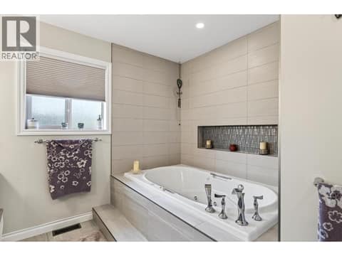 Photo 21 of 1544 Woodridge Road, Crawford Estates, Kelowna