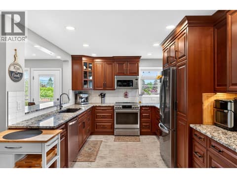 Photo 5 of 1544 Woodridge Road, Crawford Estates, Kelowna