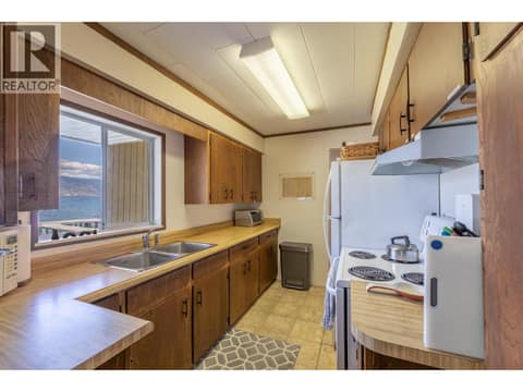 Photo 13 of 475 North Beach Road, Summerland Rural
