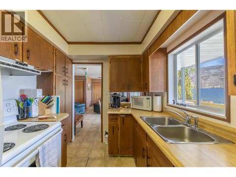 Photo 14 of 475 North Beach Road, Summerland Rural