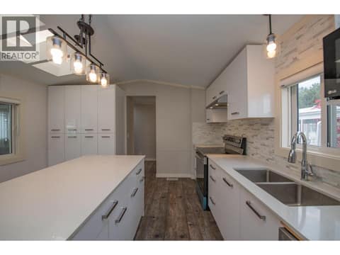Photo 10 of 6710 Tronson Road Unit# 202, Okanagan Landing, Vernon