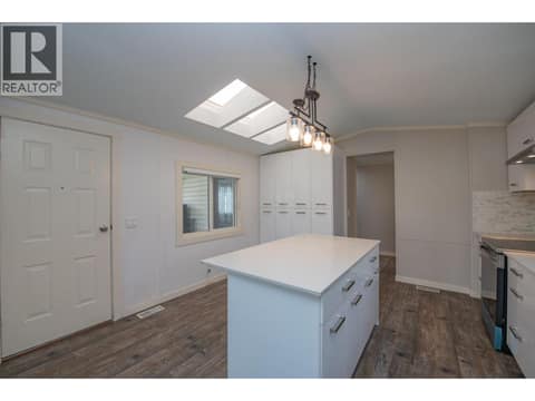 Photo 7 of 6710 Tronson Road Unit# 202, Okanagan Landing, Vernon