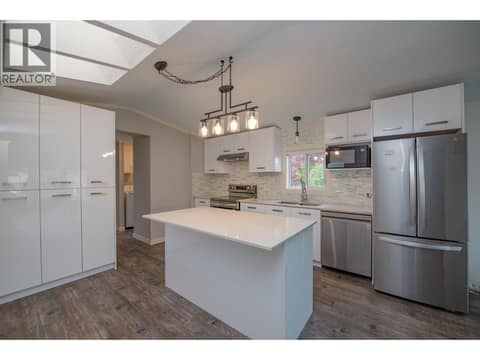 Photo 8 of 6710 Tronson Road Unit# 202, Okanagan Landing, Vernon