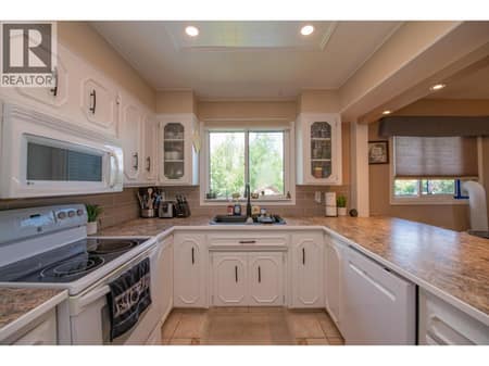Photo 6 of 3701 15 Avenue, Mission Hill, Vernon