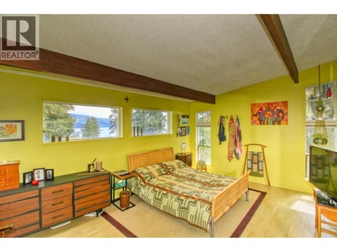 Primary bed at 405 Kildare Way, Okanagan North, Vernon