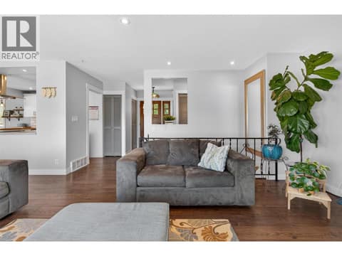 Photo 16 of 118 Dartmouth Place, Wiltse/Valleyview, Penticton