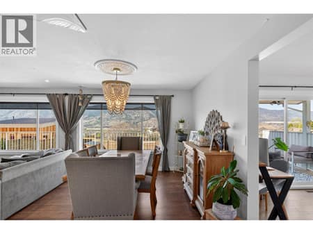 Photo 6 of 118 Dartmouth Place, Wiltse/Valleyview, Penticton