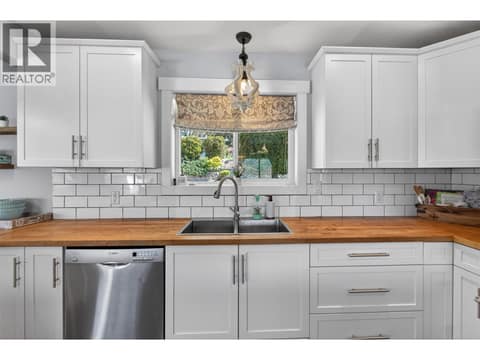 Photo 7 of 118 Dartmouth Place, Wiltse/Valleyview, Penticton
