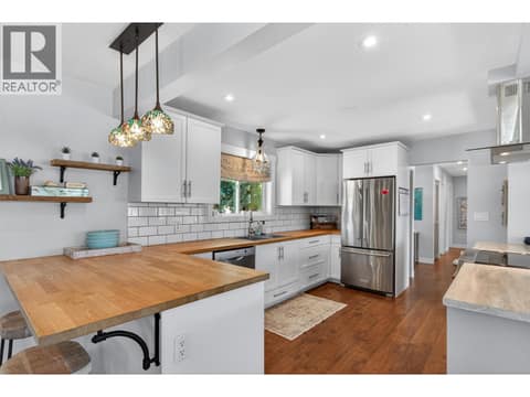 Photo 8 of 118 Dartmouth Place, Wiltse/Valleyview, Penticton