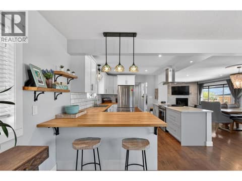 Photo 9 of 118 Dartmouth Place, Wiltse/Valleyview, Penticton