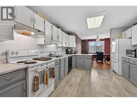 Photo 2 of 3608 27 Avenue Unit# 311, Westmount, Vernon