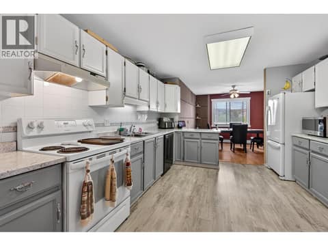 Photo 2 of 3608 27 Avenue Unit# 311, Westmount, Vernon