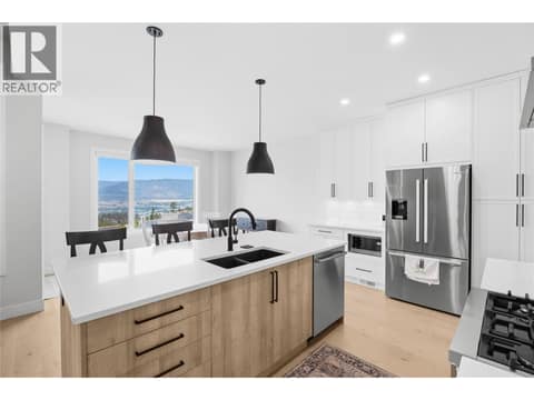 Photo 4 of 1164 ELK Street, Columbia/Duncan, Penticton