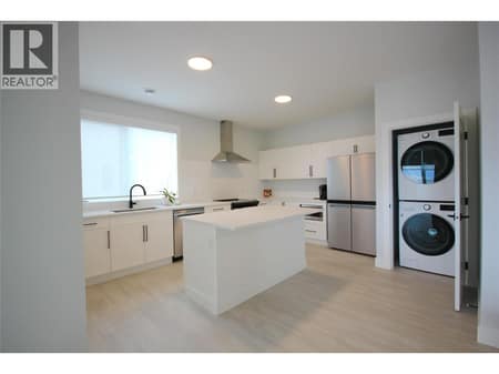 Large Suite Kitchen at 1164 ELK Street, Columbia/Duncan, Penticton