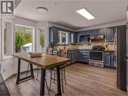 Photo 2 of 271 Middle Bench Road S, Uplands/Redlands, Penticton
