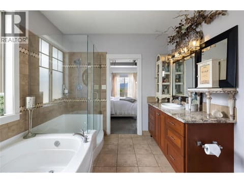 Ensuite at 339 Cordon Place, Bella Vista, Vernon