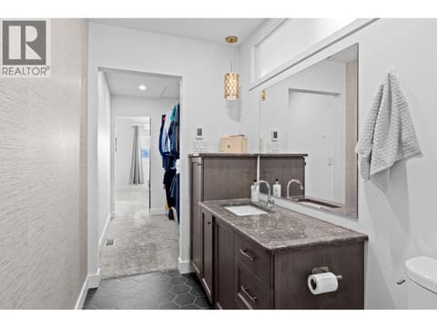 5 pce ensuite off main bedroom. at 647 Mt Ida Drive, Middleton Mountain Coldstream