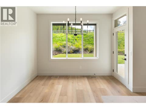 Photo 3 of 2125 Montenegro Drive, Black Mountain, Kelowna