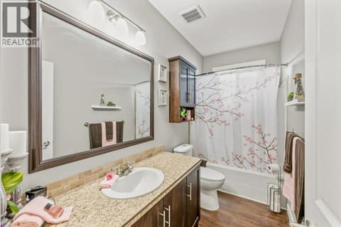 4-piece main bathroom at 8300 GALLAGHER LAKE FRONTAGE Road Unit# 91, Oliver Rural