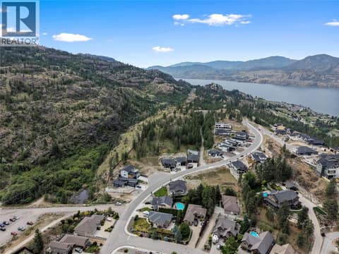 Photo 8 of 3224 Evergreen Drive, Wiltse/Valleyview, Penticton