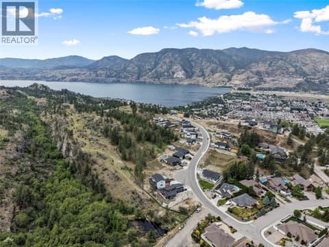Photo 9 of 3224 Evergreen Drive, Wiltse/Valleyview, Penticton