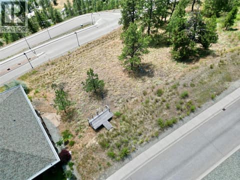 Photo 6 of 8816 Stonington Road, Adventure Bay, Vernon