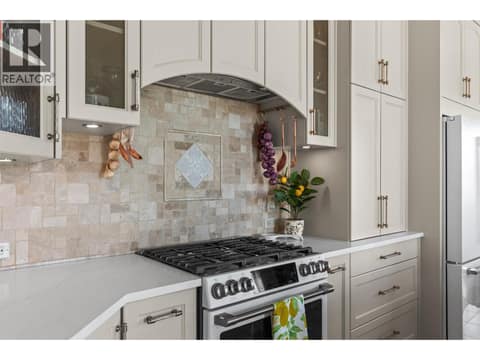 Photo 24 of 325 Cordon Place, Bella Vista, Vernon