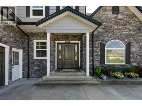 Photo 4 of 4830 Westridge Drive, Crawford Estates, Kelowna