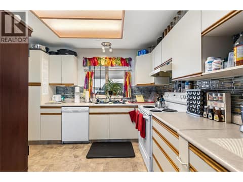 Photo 8 of 3900 27 Avenue Unit# 49, Westmount, Vernon