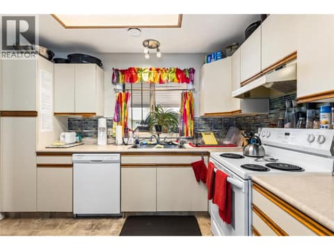 Photo 9 of 3900 27 Avenue Unit# 49, Westmount, Vernon
