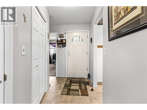 Welcoming entry way at 3900 27 Avenue Unit# 49, Westmount, Vernon