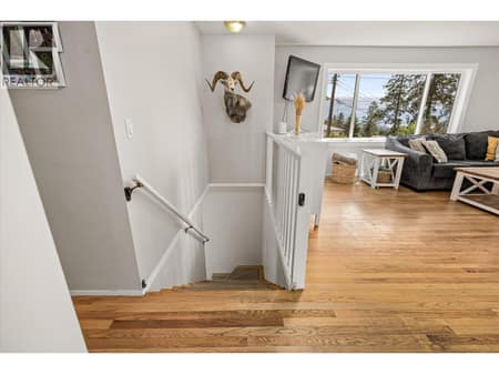 Photo 6 of 3530 Chives Place, Glenrosa, West Kelowna