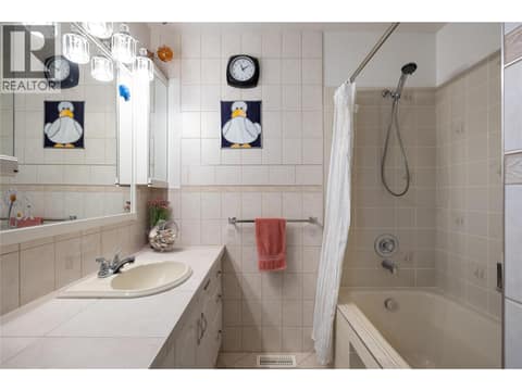 Main floor full bathroom at 3944 Cascade Drive, East Hill, Vernon