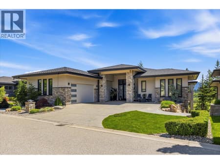 Photo 2 of 818 Brassey Place, Predator Ridge, Vernon