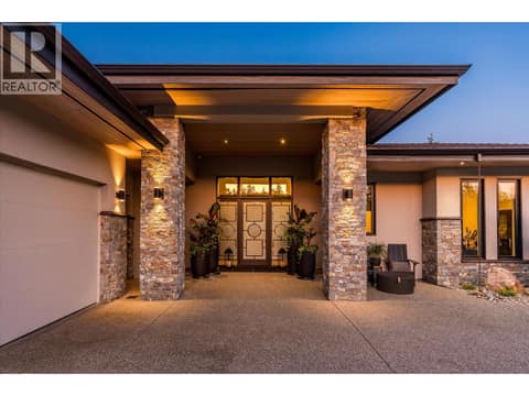 Photo 3 of 818 Brassey Place, Predator Ridge, Vernon