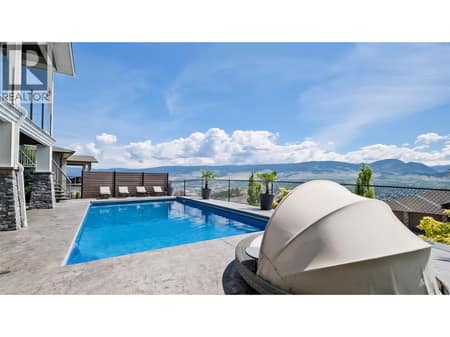 Photo 2 of 593 Harrogate Lane, Dilworth Mountain, Kelowna