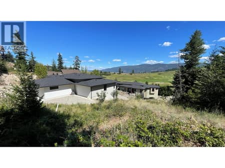 Photo 6 of 271 Chicopee Road Unit# 1, Predator Ridge, Vernon