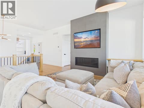 Photo 15 of 1081 ANTLER Drive, Columbia/Duncan, Penticton
