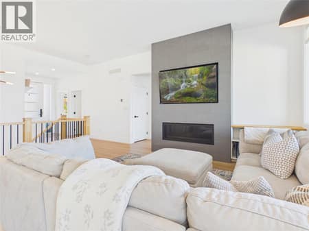 Photo 6 of 1081 ANTLER Drive, Columbia/Duncan, Penticton