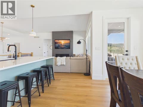 Photo 7 of 1081 ANTLER Drive, Columbia/Duncan, Penticton