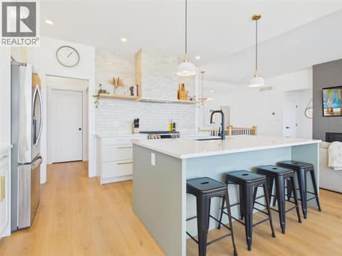 Photo 9 of 1081 ANTLER Drive, Columbia/Duncan, Penticton