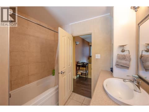 Photo 18 of 186 Dunant Crescent, Columbia/Duncan, Penticton