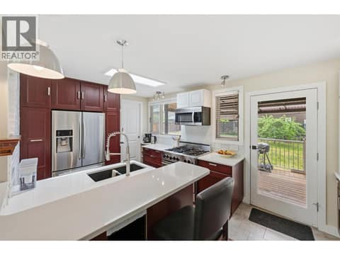 Photo 10 of 1322 Ridgedale Avenue, Columbia/Duncan, Penticton