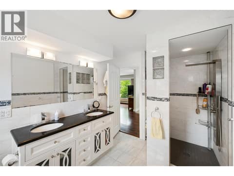 Photo 32 of 1322 Ridgedale Avenue, Columbia/Duncan, Penticton