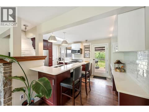 Photo 9 of 1322 Ridgedale Avenue, Columbia/Duncan, Penticton