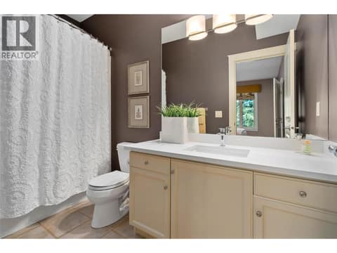 4 pc. Ensuite at 108 Mashie Crescent, Predator Ridge, Vernon