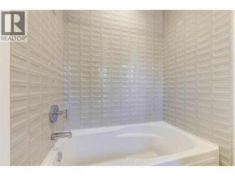4PC Ensuite at 683 HAVENCREST Court, Predator Ridge, Vernon